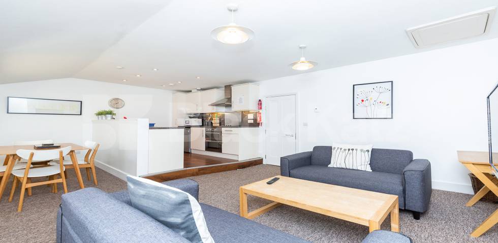 			NEW INSTRUCTION!, 2 Bedroom, 1 bath, 1 reception Flat			 Gower Street, BLOOMSBURY